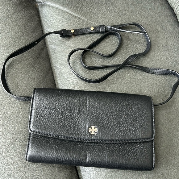 Tory Burch Handbags - Tory Burch Crossbody Wallet/purse